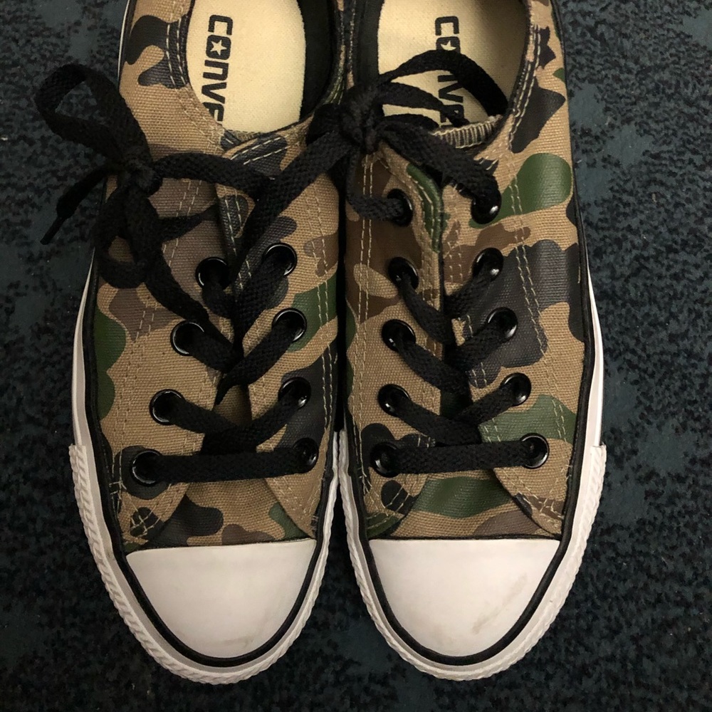 EXCELLENT USED CONDITION Converse Camo Sneakers